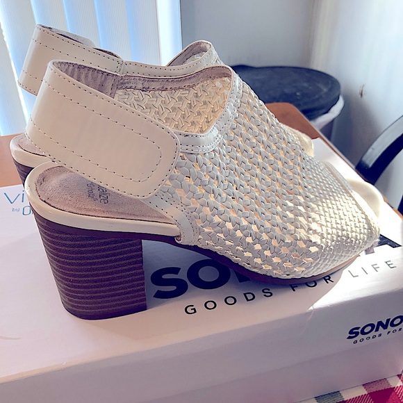 Sonoma White Heels - Picture 5 of 11